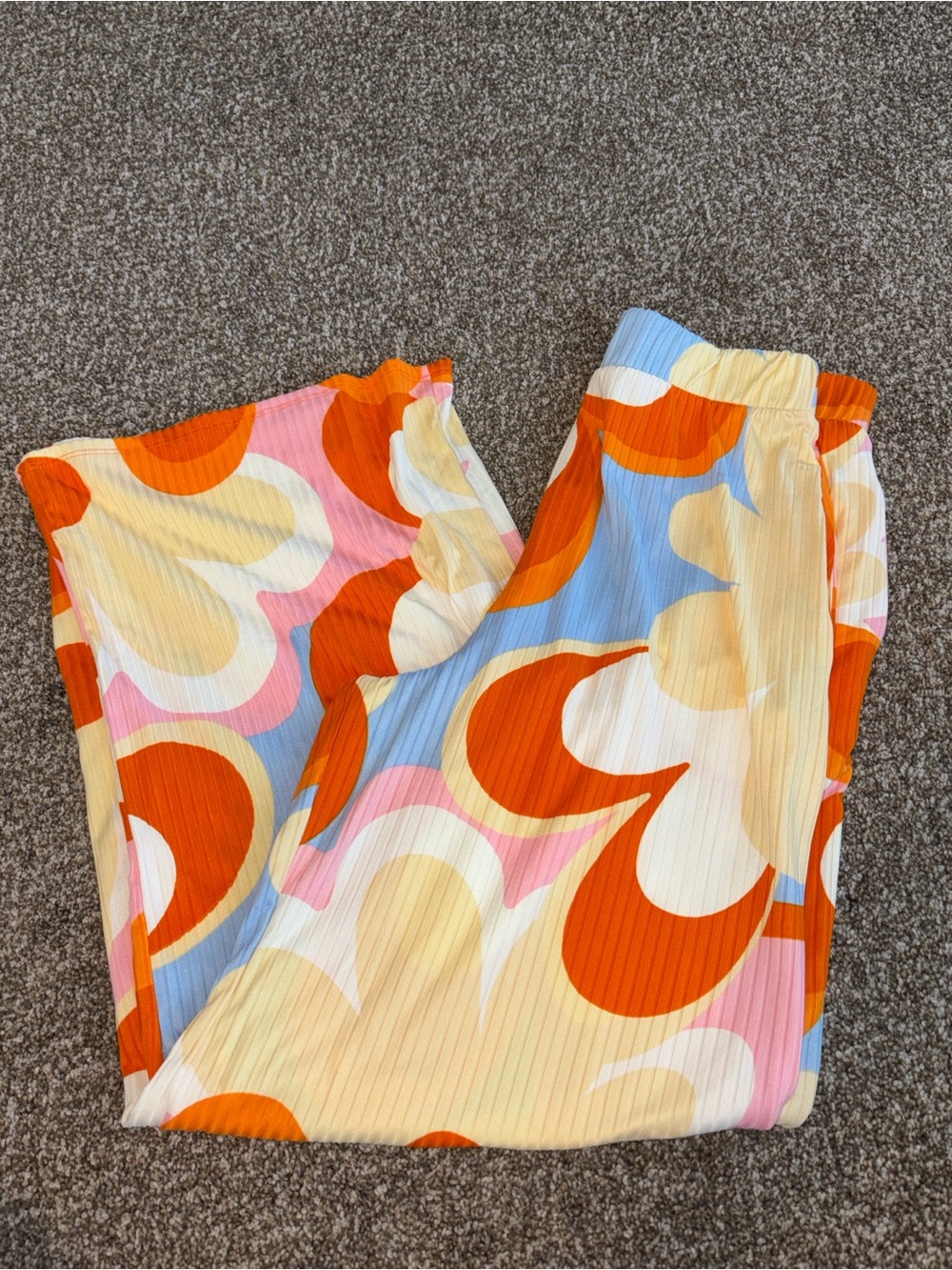 Dressed in lala flowy pants NEW size M